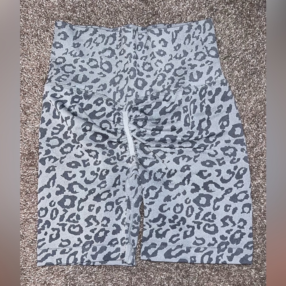 SHEIN Blue Cheetah Print High Waisted Scrunch-Butt Biker Shorts Bodycon M